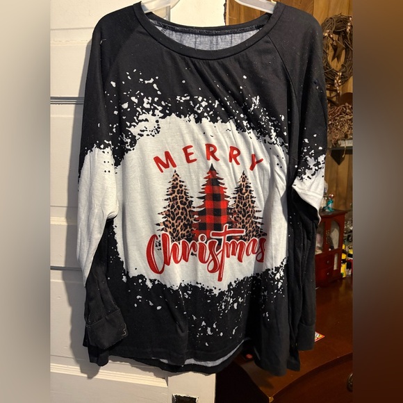 Tops - Merry Christmas Long Sleeve Tee - Black and White
